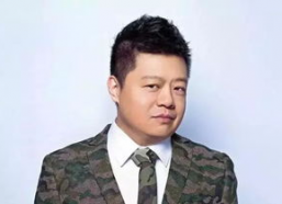 马东眼袋前后照片